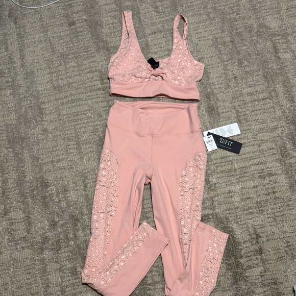 NWT-Fiona Leggings And Niko Sports Bra-B FIT by Beach Bunny Size 6 - Picture 14 of 14